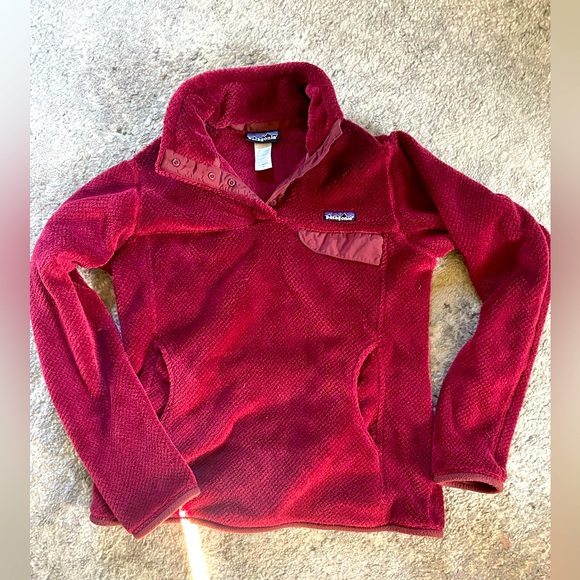 Medium Patagonia burgundy fleece pull over - Picture 1 of 2